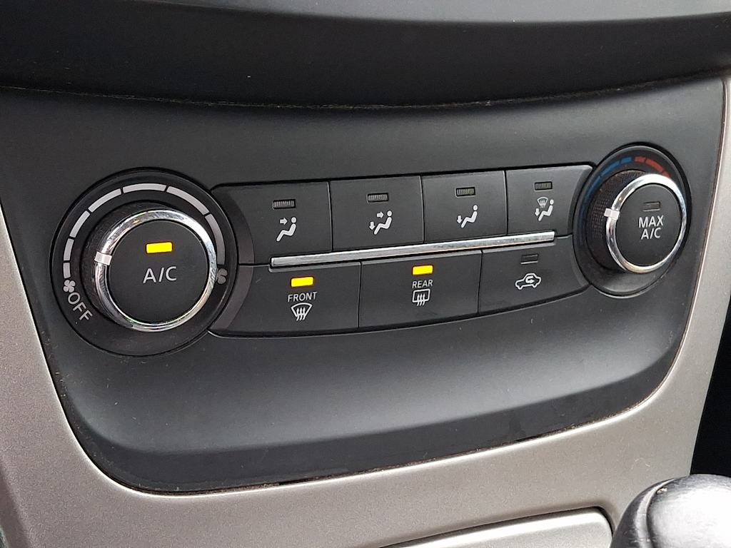 Thumbnail: 2015 Nissan Sentra - 19