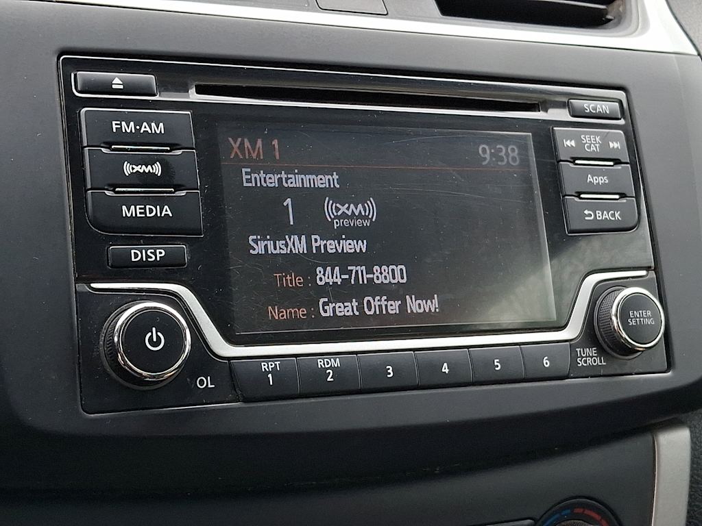 Thumbnail: 2015 Nissan Sentra - 9