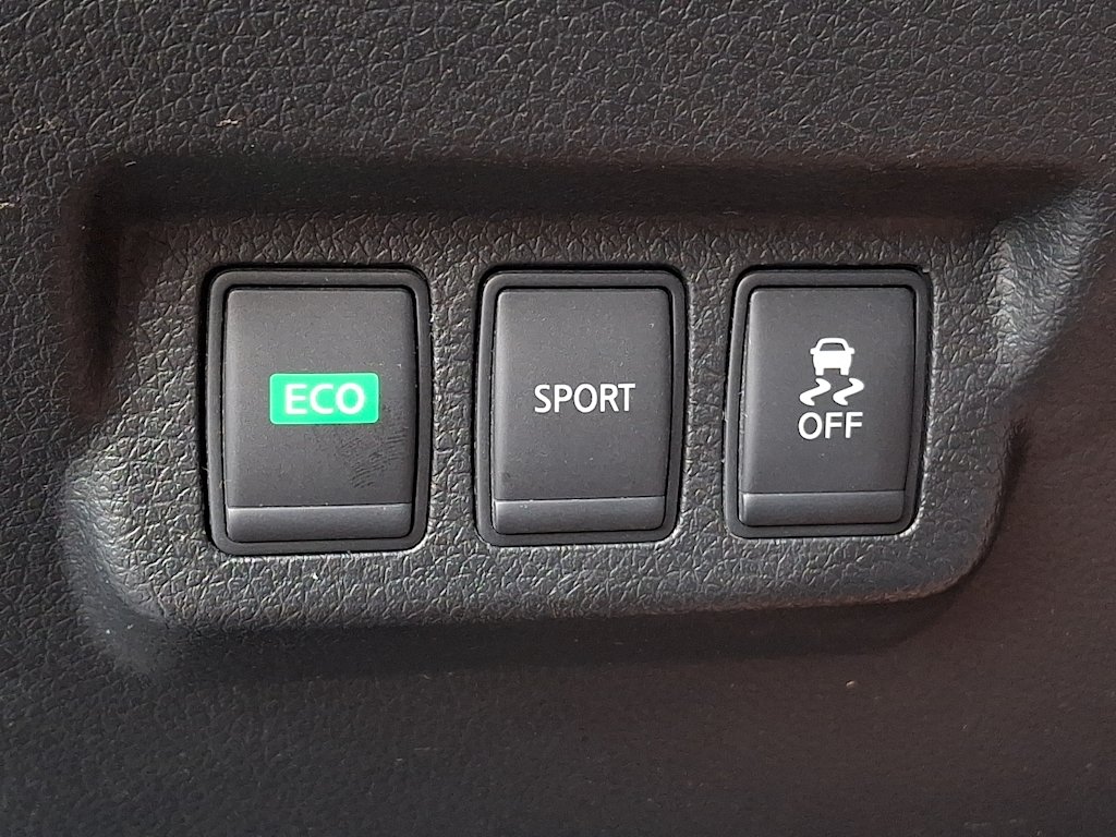 Thumbnail: 2015 Nissan Sentra - 13