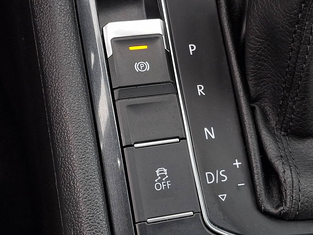 Thumbnail: 2018 Volkswagen Tiguan - 25