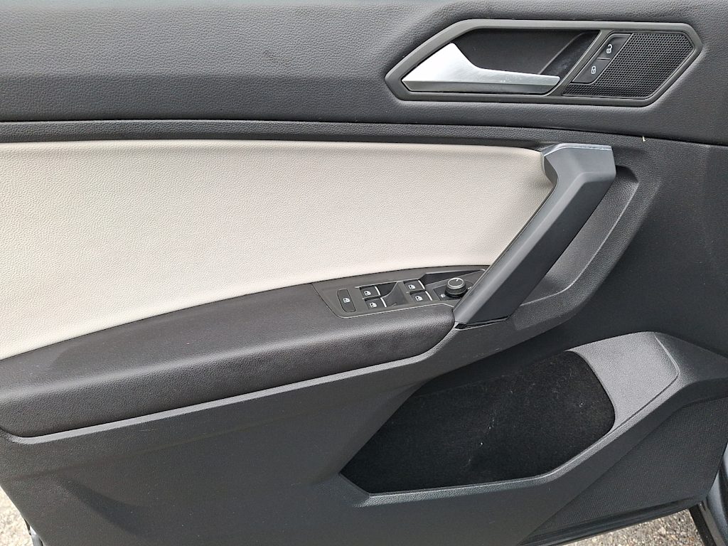 Thumbnail: 2019 Volkswagen Tiguan - 17