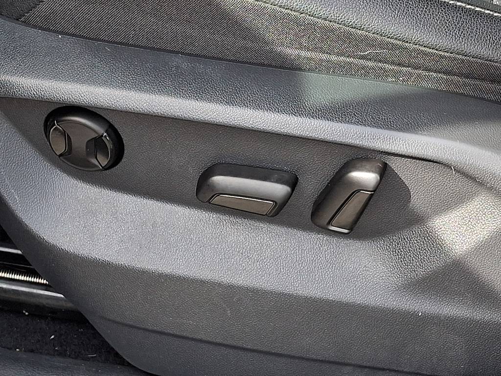 Thumbnail: 2019 Volkswagen Tiguan - 17