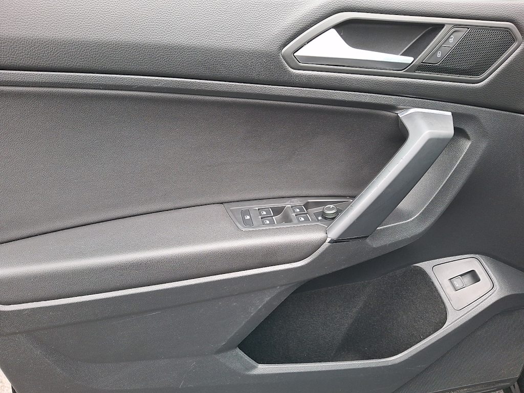 Thumbnail: 2019 Volkswagen Tiguan - 15