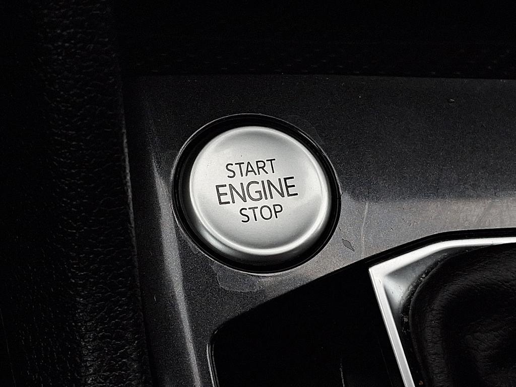 Thumbnail: 2022 Volkswagen Tiguan - 23