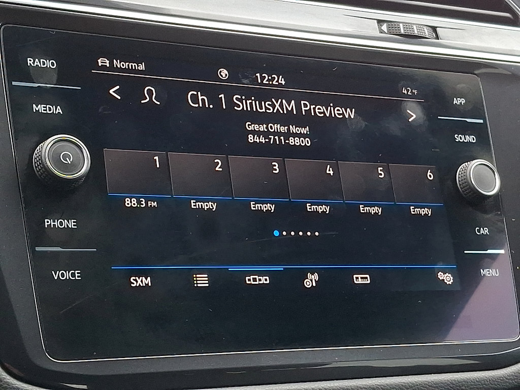 Thumbnail: 2022 Volkswagen Tiguan - 9