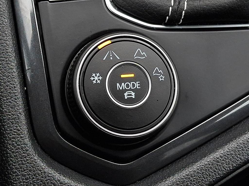 Thumbnail: 2022 Volkswagen Tiguan - 24