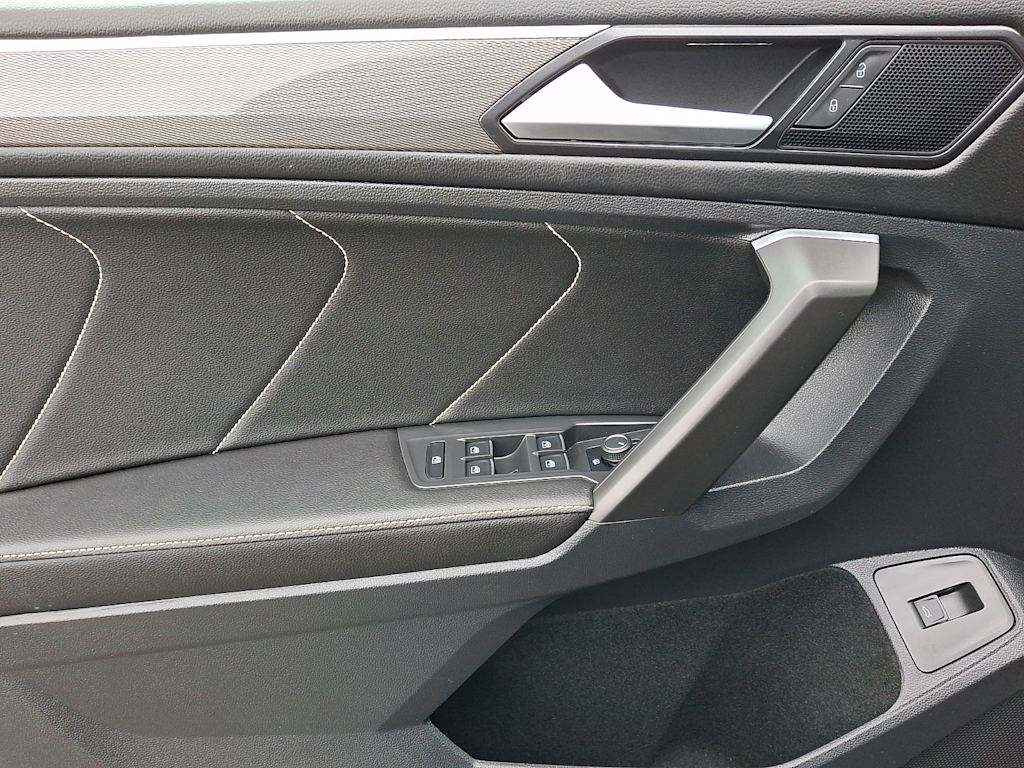 Thumbnail: 2022 Volkswagen Tiguan - 16