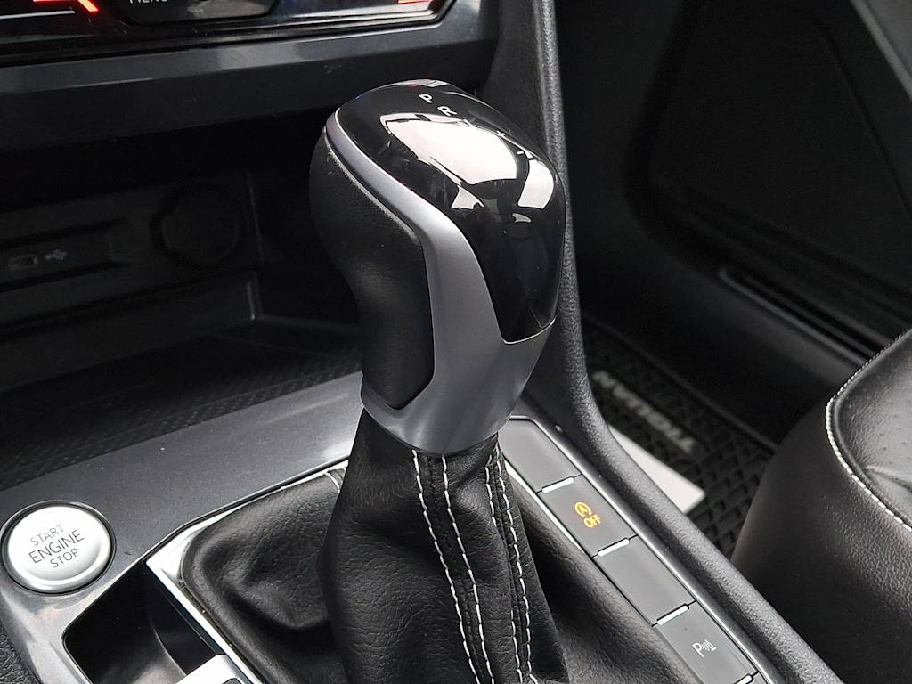 Thumbnail: 2022 Volkswagen Tiguan - 10