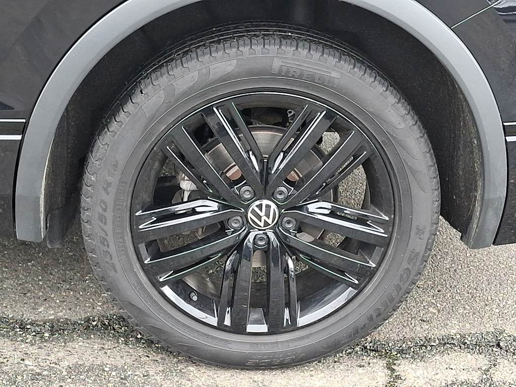 Thumbnail: 2022 Volkswagen Tiguan - 6