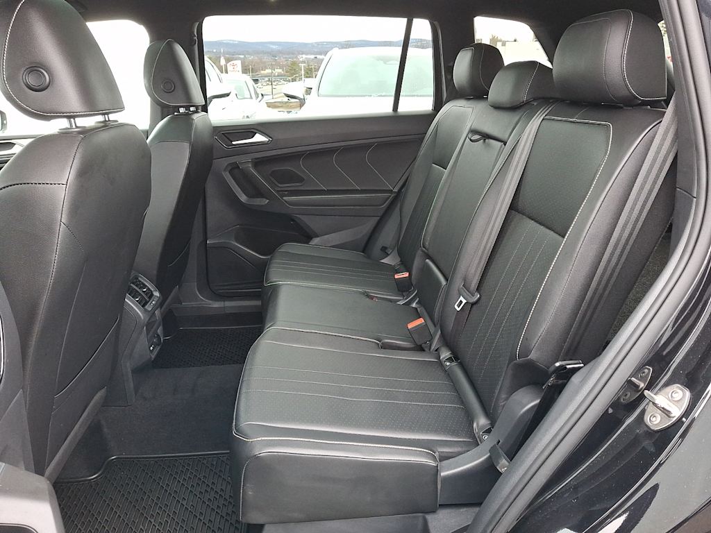 Thumbnail: 2022 Volkswagen Tiguan - 8