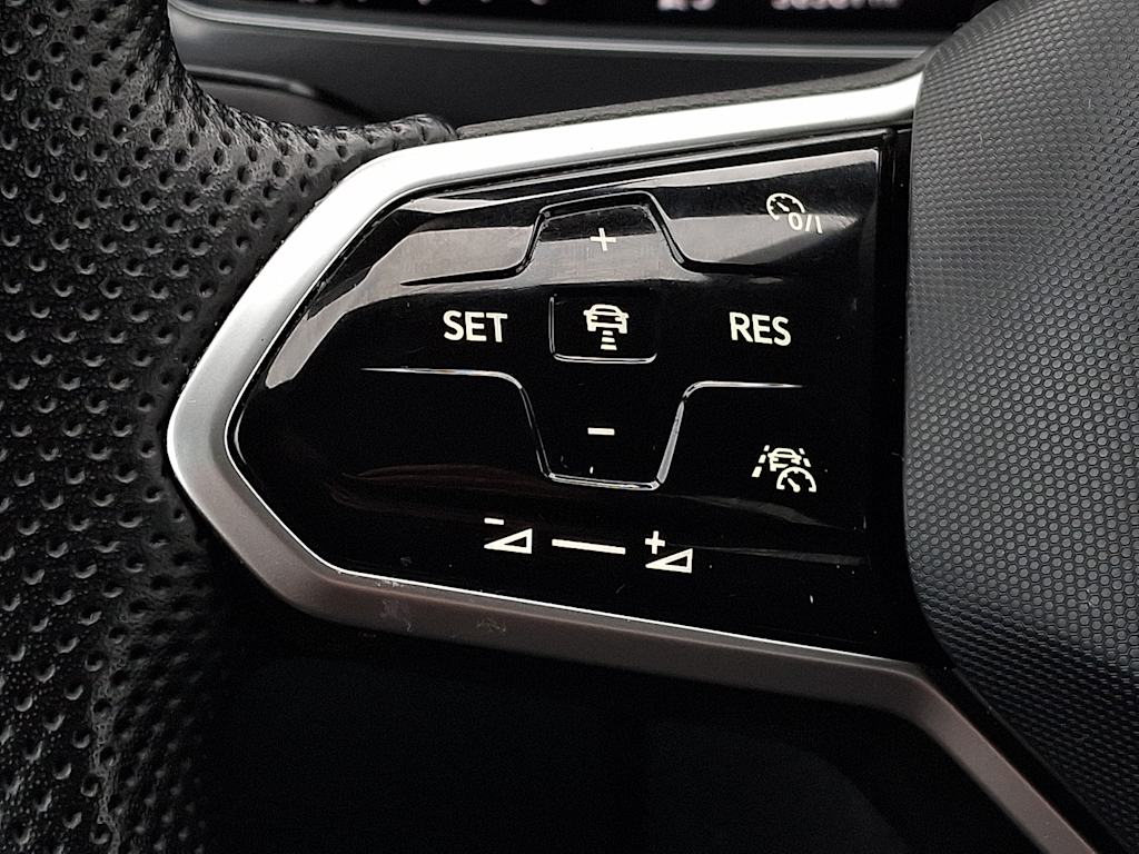 Thumbnail: 2022 Volkswagen Tiguan - 21