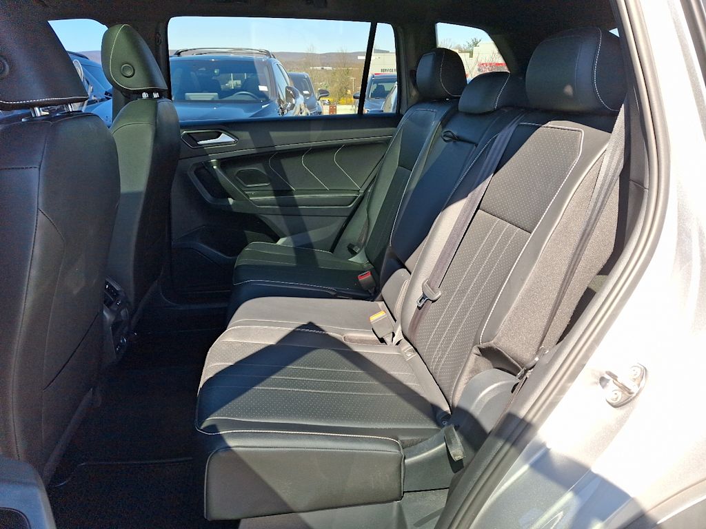 2022 Volkswagen Tiguan SE R-Line Black 8