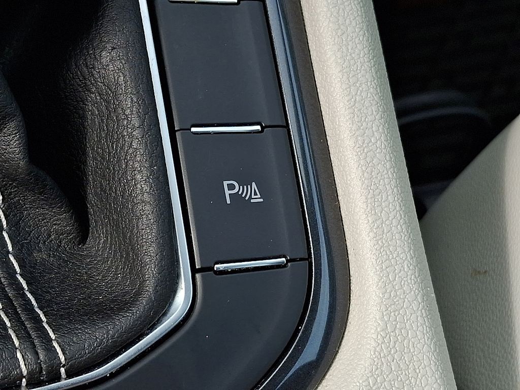 Thumbnail: 2022 Volkswagen Tiguan - 26