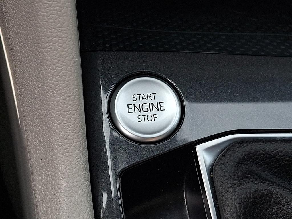 Thumbnail: 2022 Volkswagen Tiguan - 23