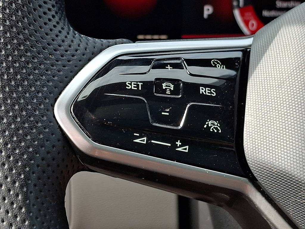 Thumbnail: 2022 Volkswagen Tiguan - 21