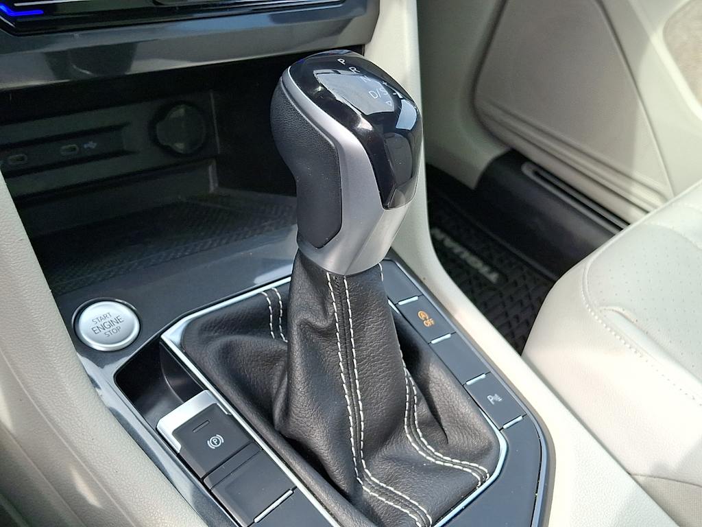 Thumbnail: 2022 Volkswagen Tiguan - 10