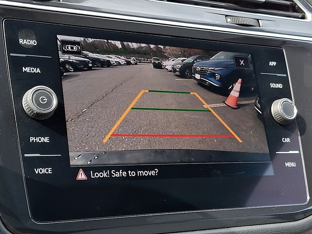 Thumbnail: 2022 Volkswagen Tiguan - 20