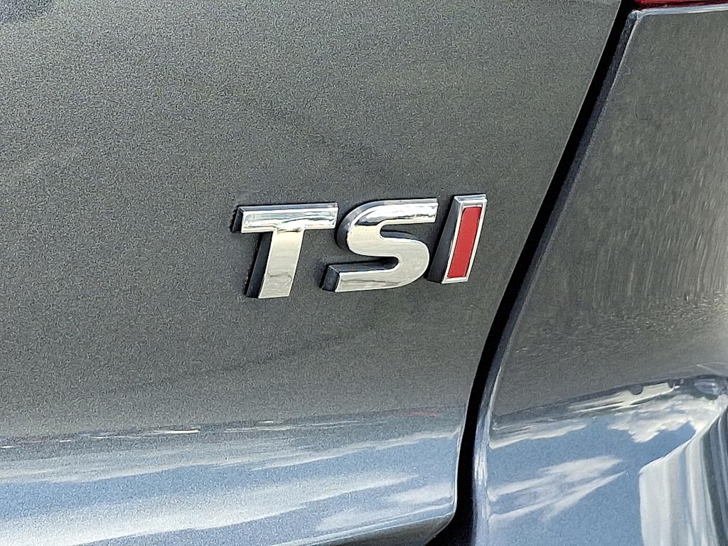 Thumbnail: 2017 Volkswagen Jetta - 5