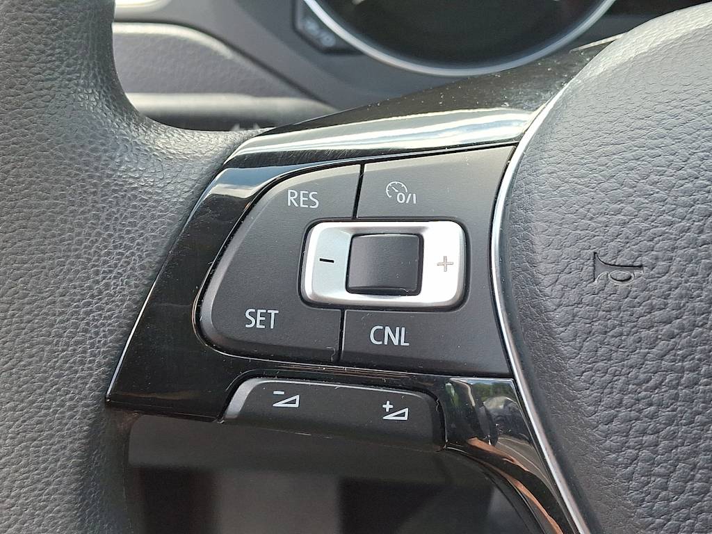 Thumbnail: 2017 Volkswagen Jetta - 21