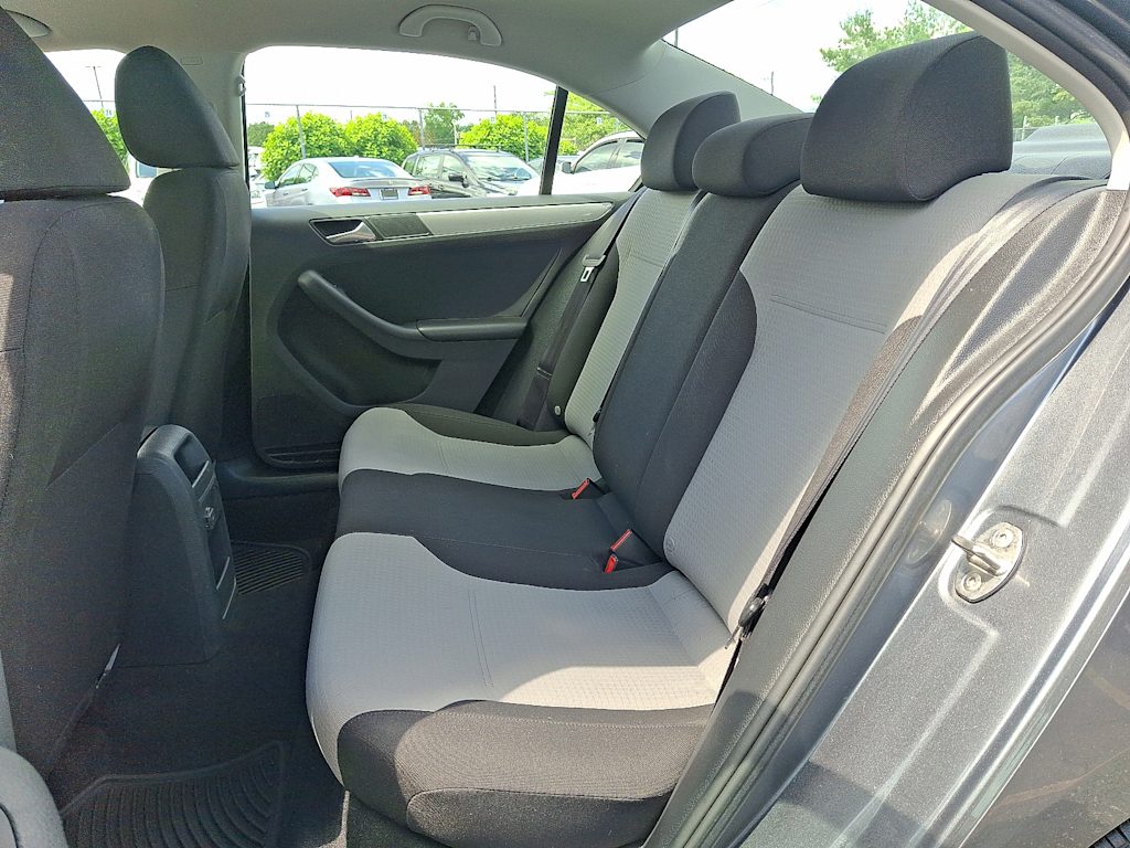 Thumbnail: 2017 Volkswagen Jetta - 8