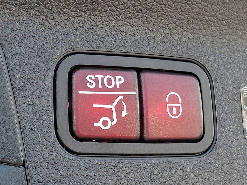 Thumbnail: 2025 Mercedes-Benz GLS - 27