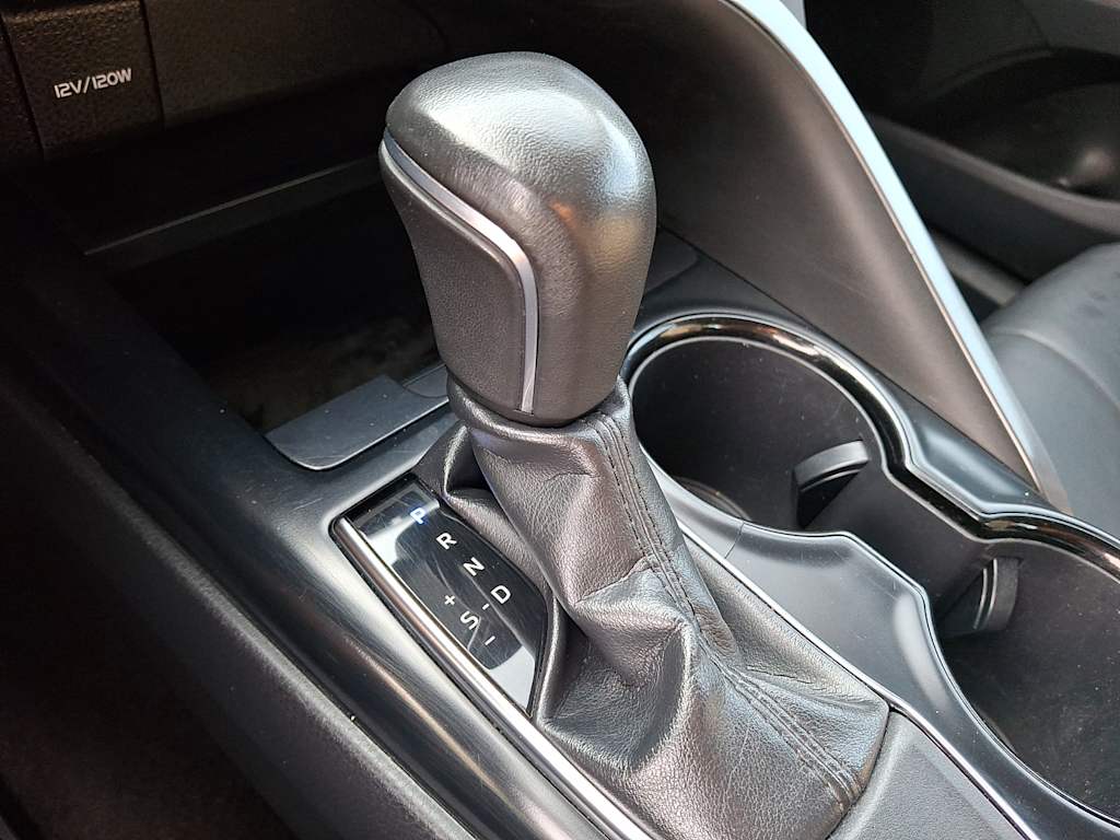 Thumbnail: 2019 Toyota Camry - 9