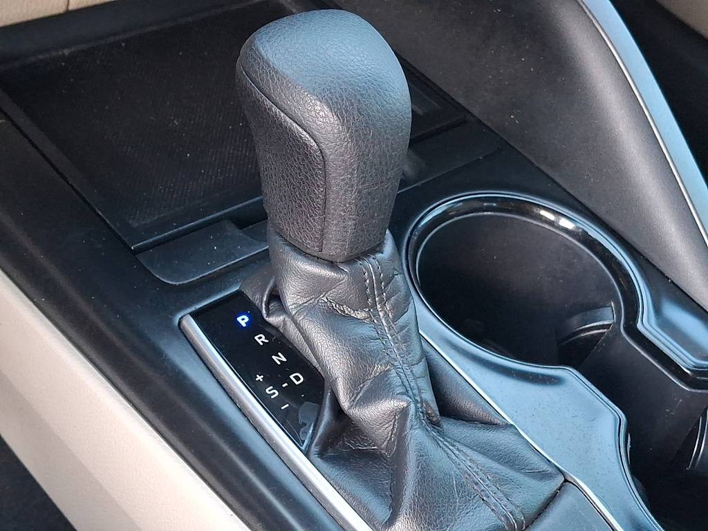 Thumbnail: 2018 Toyota Camry - 10