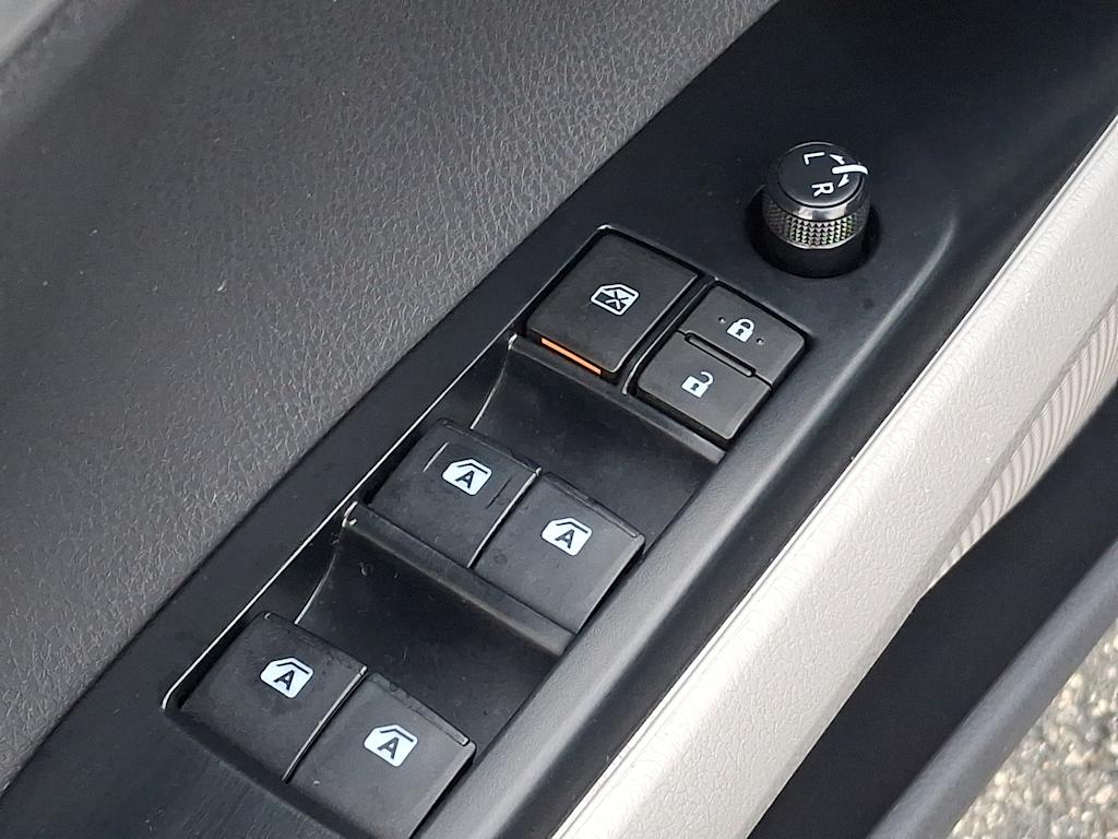 Thumbnail: 2019 Toyota Camry - 28