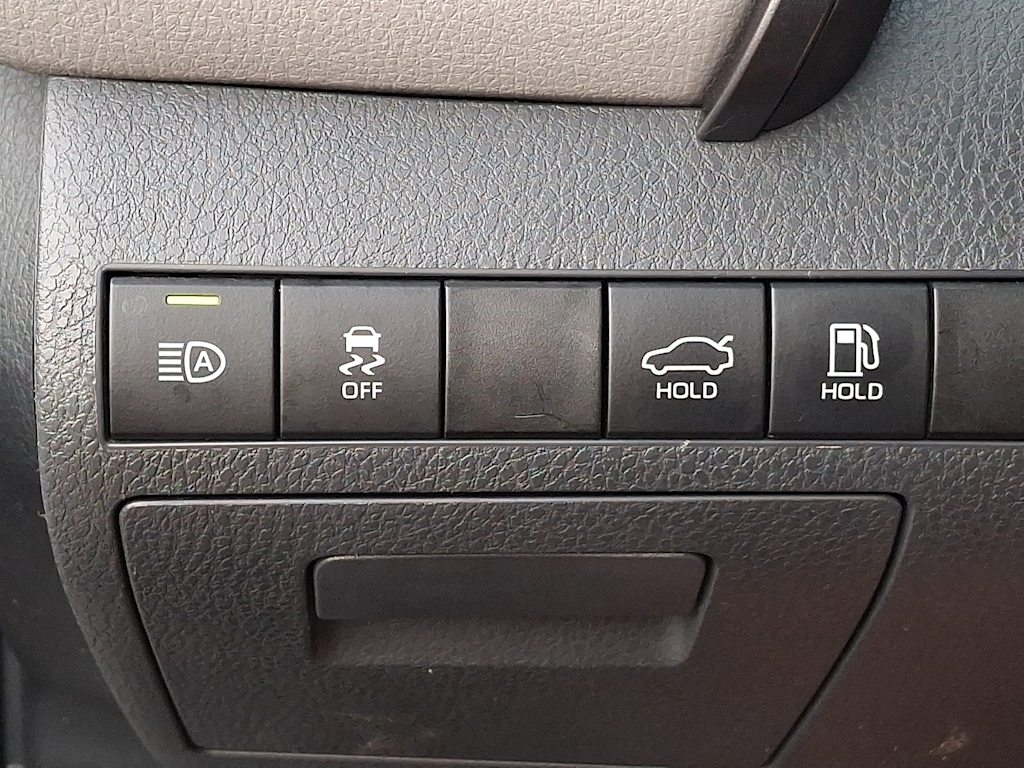 Thumbnail: 2019 Toyota Camry - 27