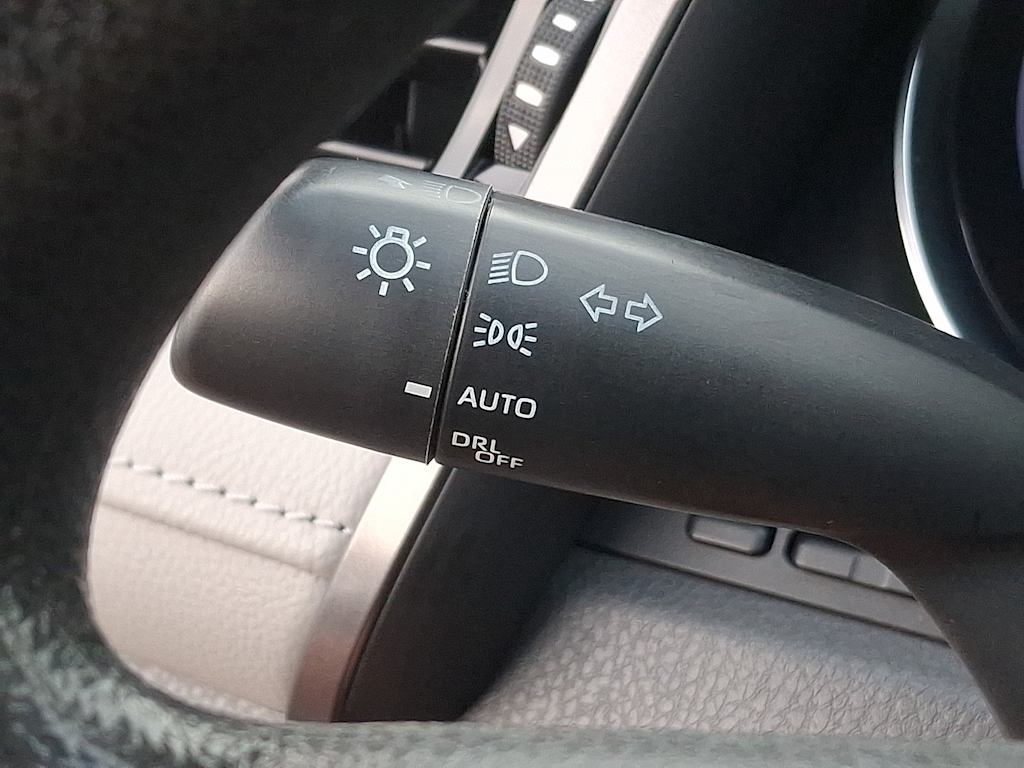 Thumbnail: 2019 Toyota Camry - 14