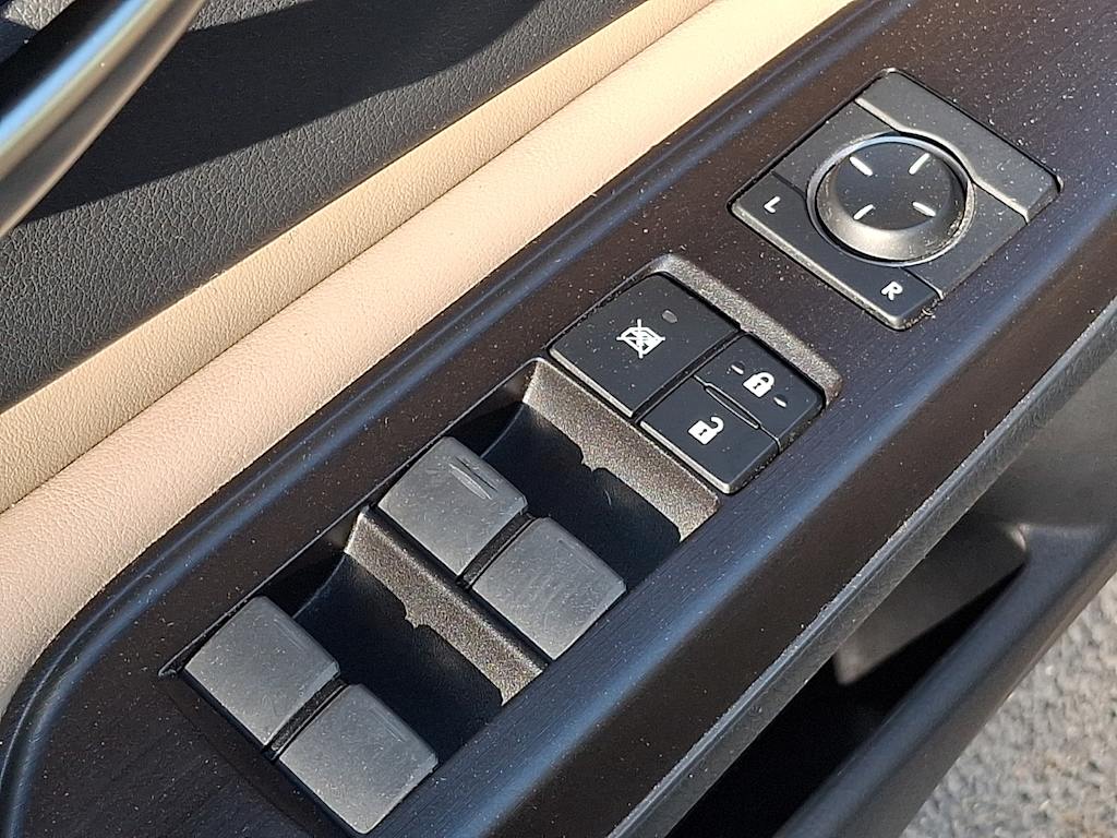 Thumbnail: 2019 Lexus ES - 28