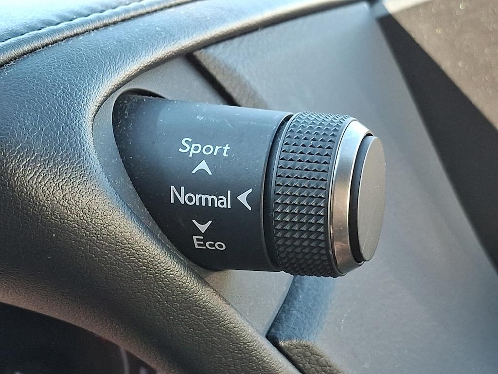 Thumbnail: 2019 Lexus ES - 25