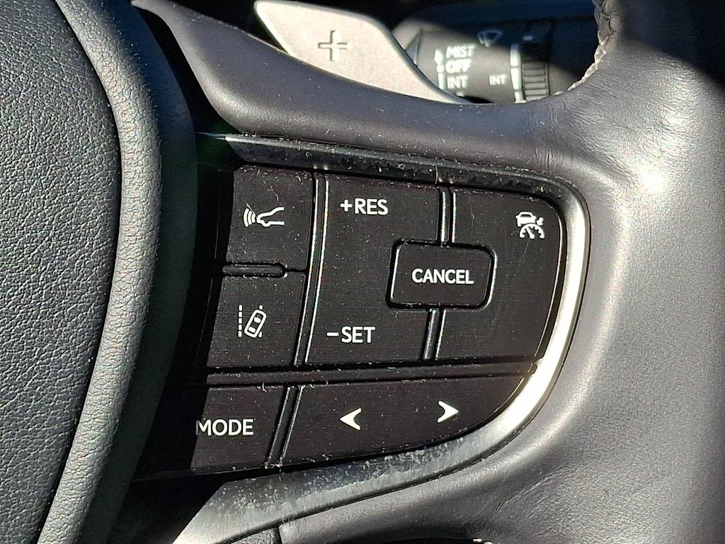Thumbnail: 2019 Lexus ES - 22