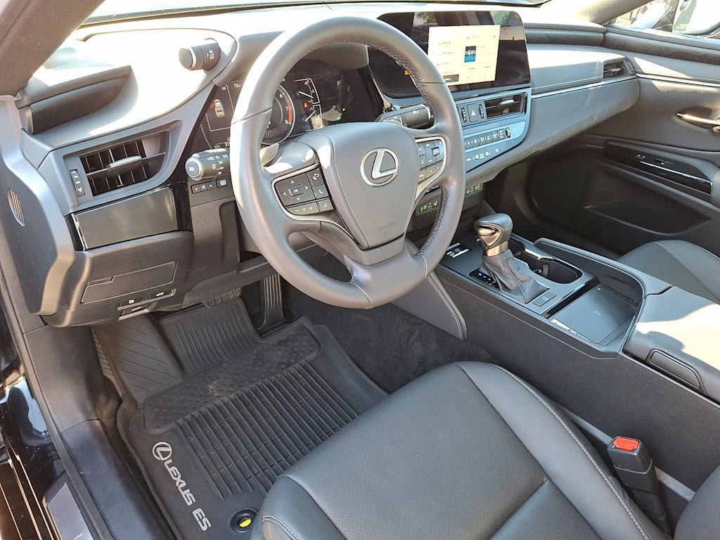 Thumbnail: 2024 Lexus ES - 2