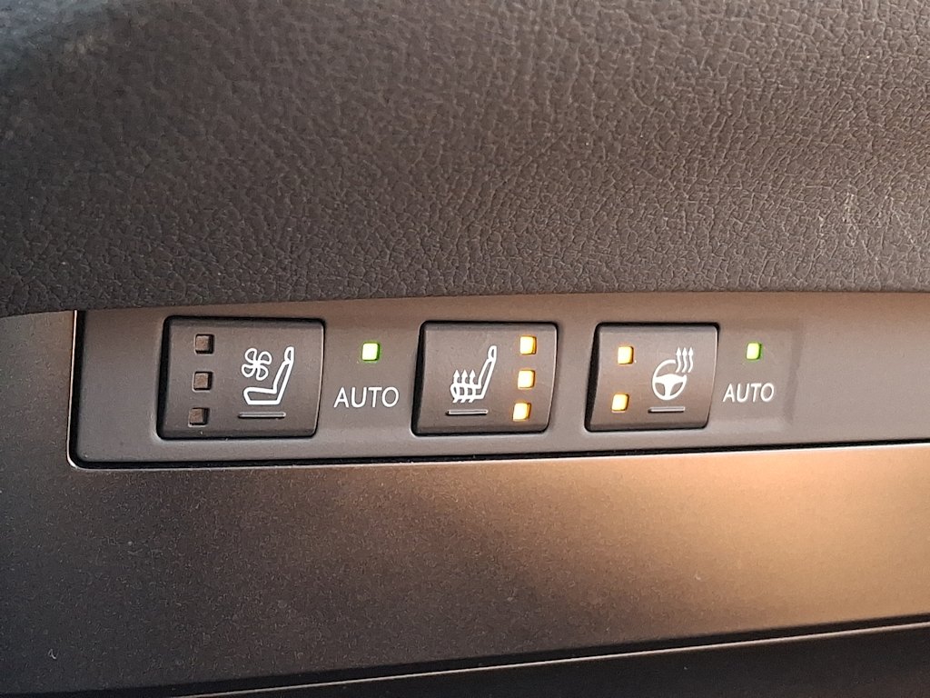 Thumbnail: 2024 Lexus ES - 24