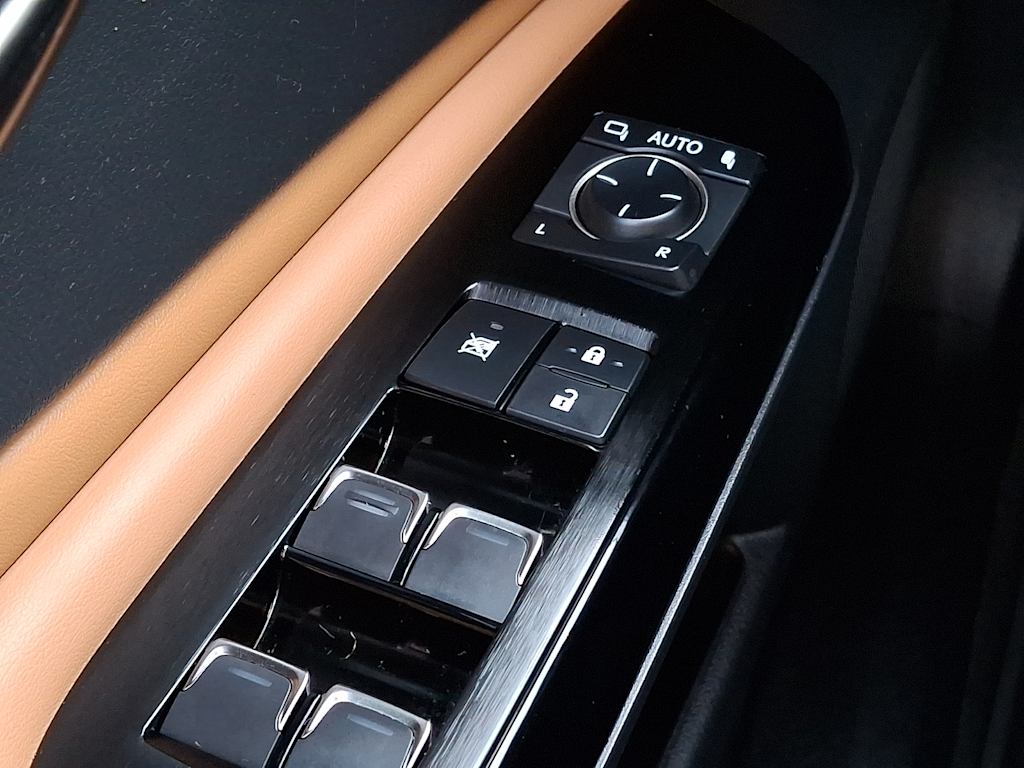 Thumbnail: 2024 Lexus ES - 28