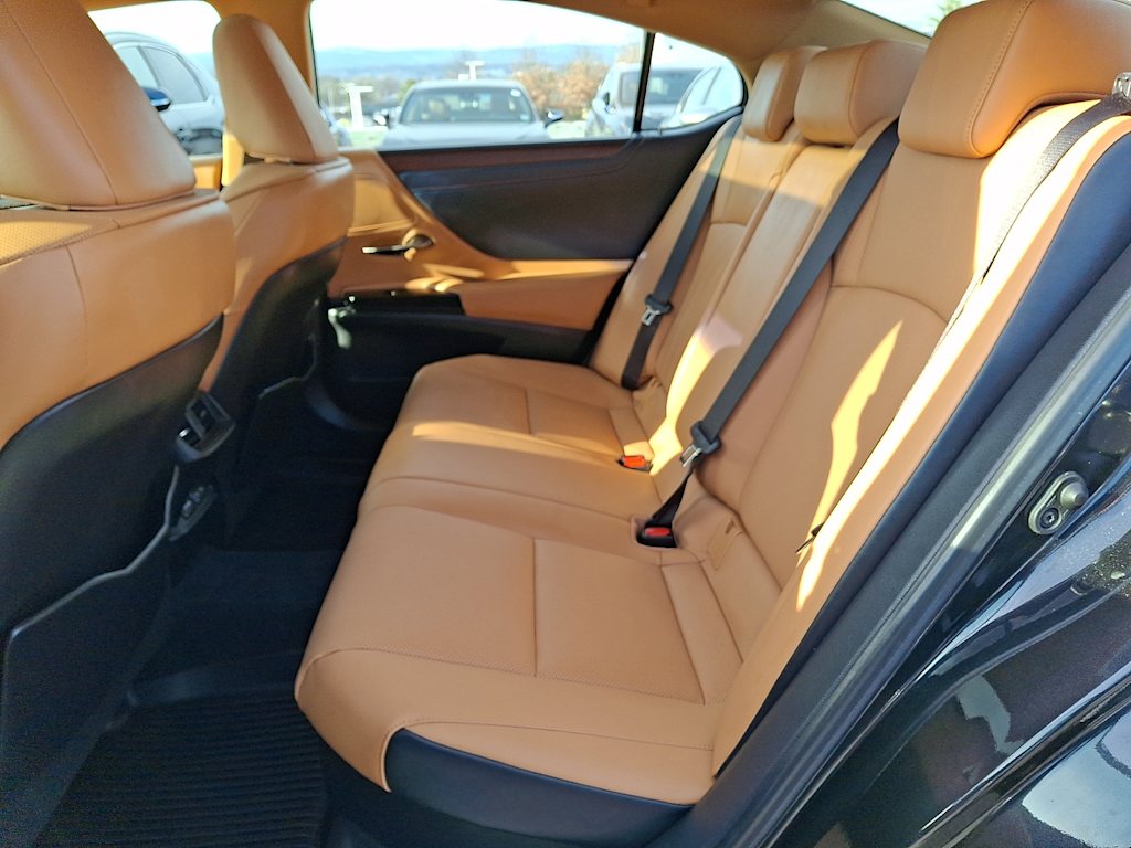 Thumbnail: 2024 Lexus ES - 7