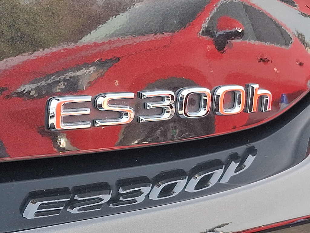 Thumbnail: 2024 Lexus ES - 4