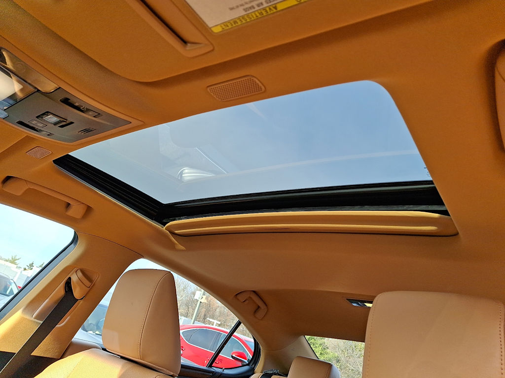 Thumbnail: 2024 Lexus ES - 18