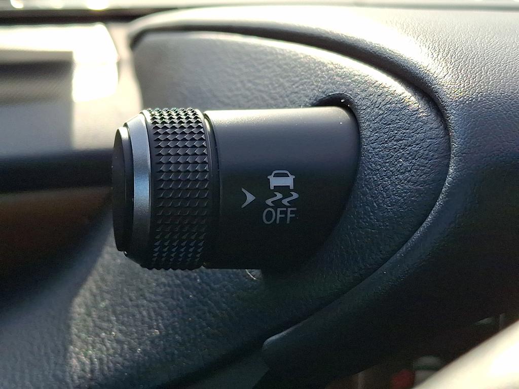 Thumbnail: 2024 Lexus ES - 27