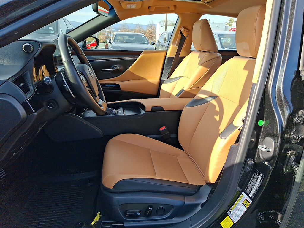 Thumbnail: 2024 Lexus ES - 6