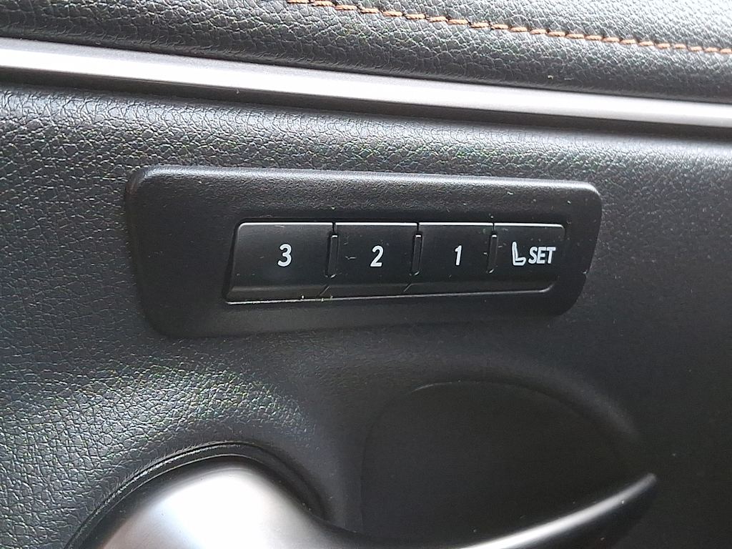 Thumbnail: 2024 Lexus ES - 25