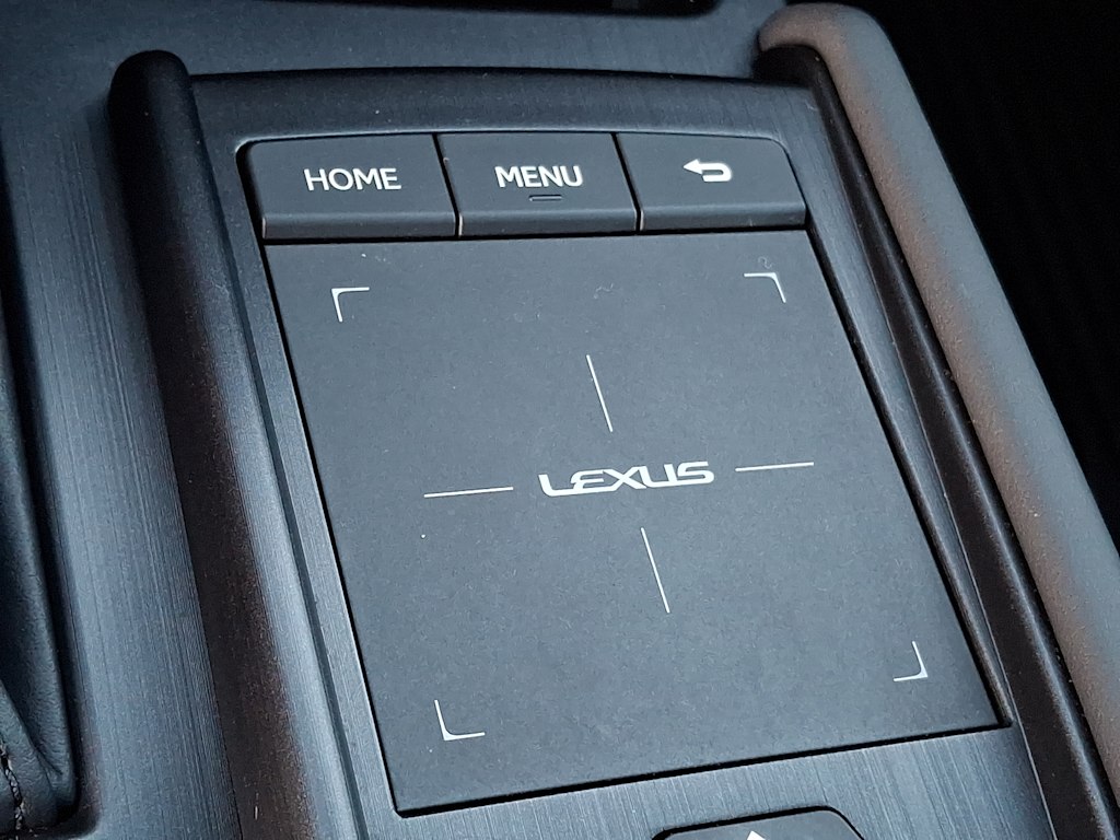 Thumbnail: 2022 Lexus ES - 23