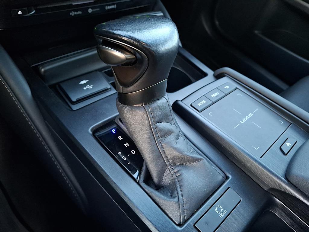 Thumbnail: 2022 Lexus ES - 8
