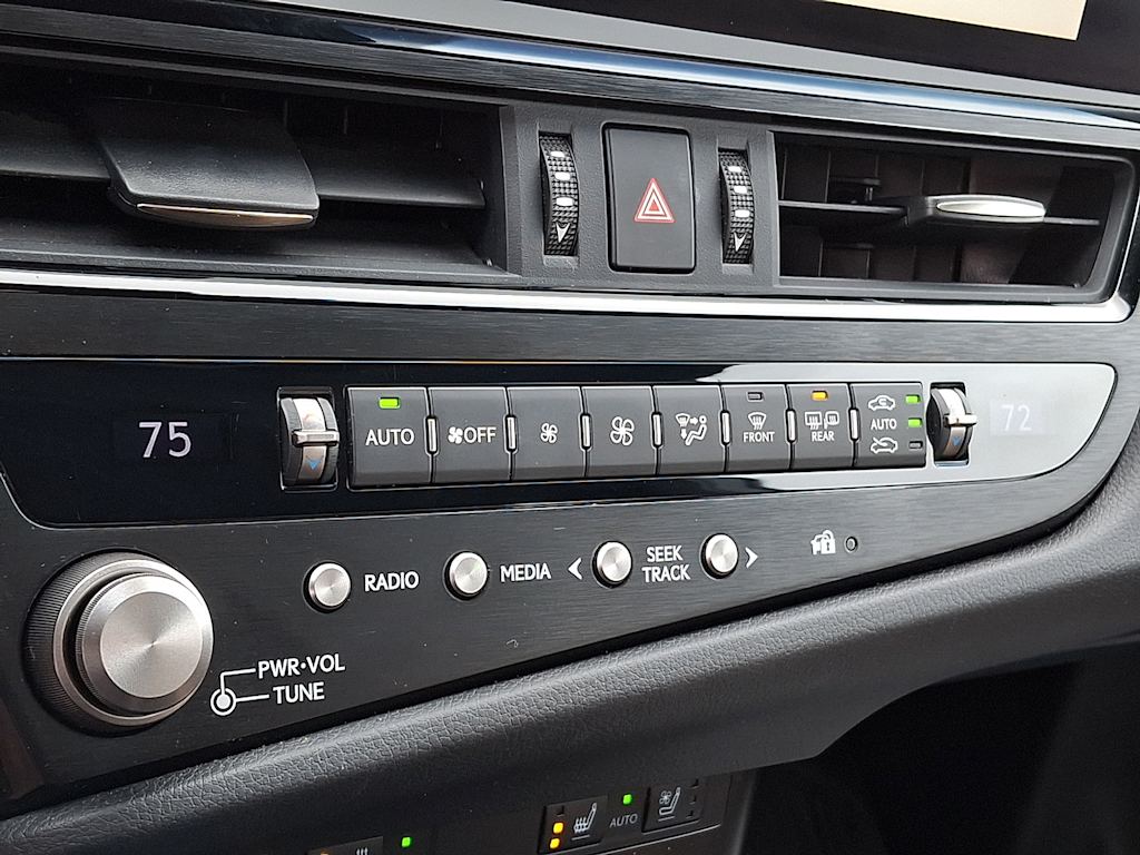 Thumbnail: 2023 Lexus ES - 20