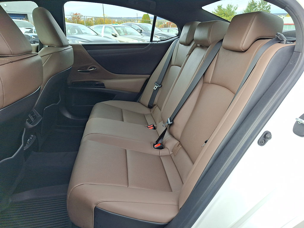 Thumbnail: 2023 Lexus ES - 8