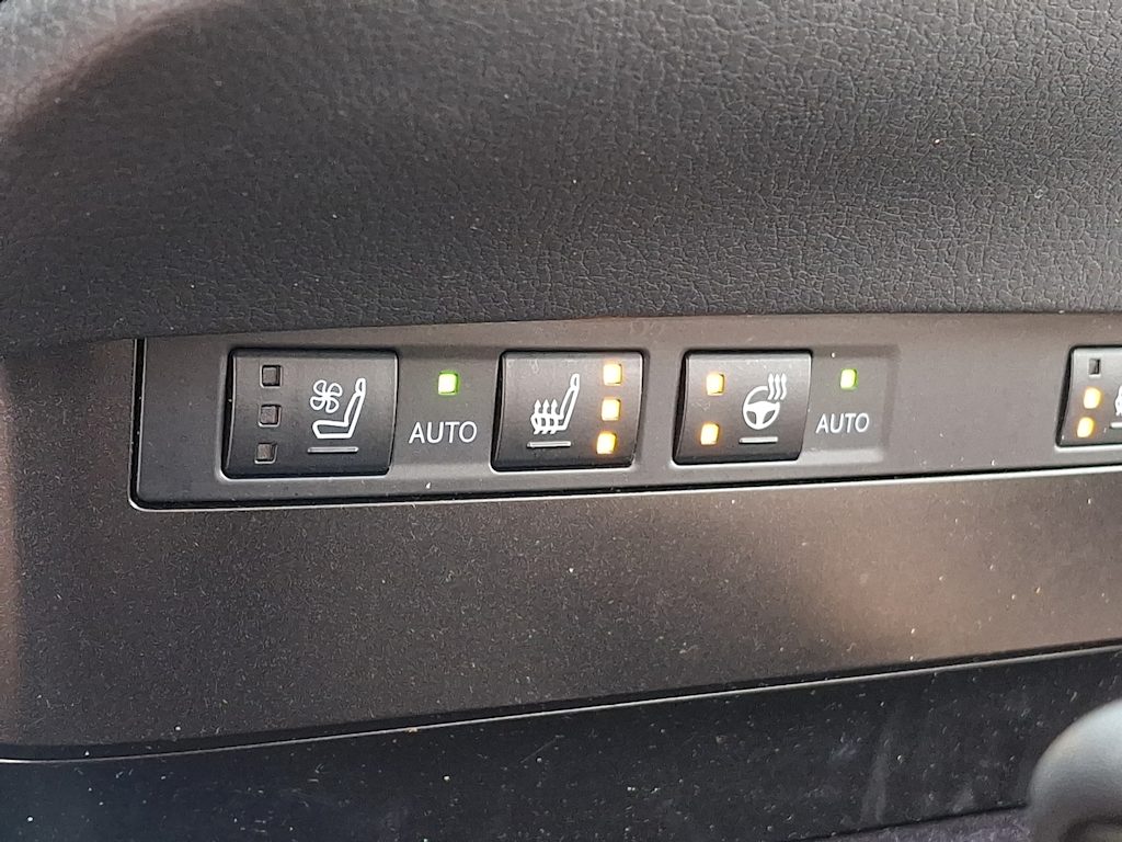 Thumbnail: 2023 Lexus ES - 24