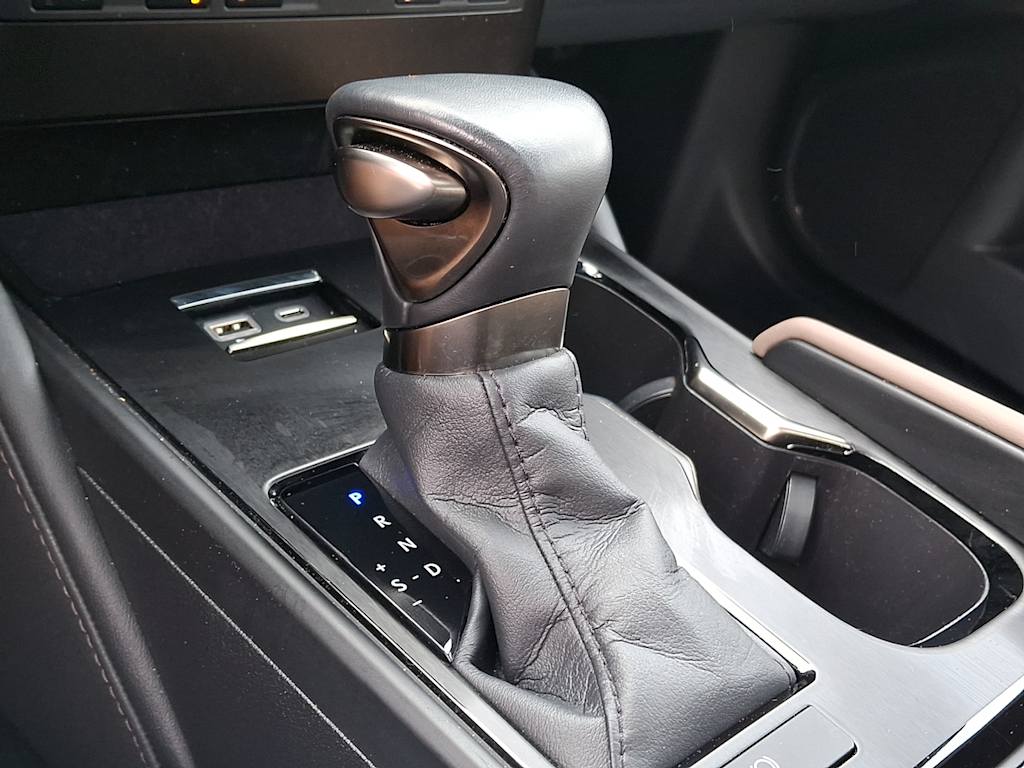 Thumbnail: 2023 Lexus ES - 10