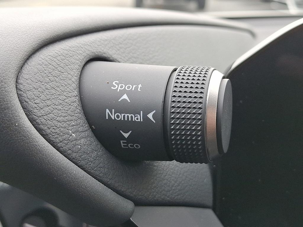 Thumbnail: 2025 Lexus ES - 22