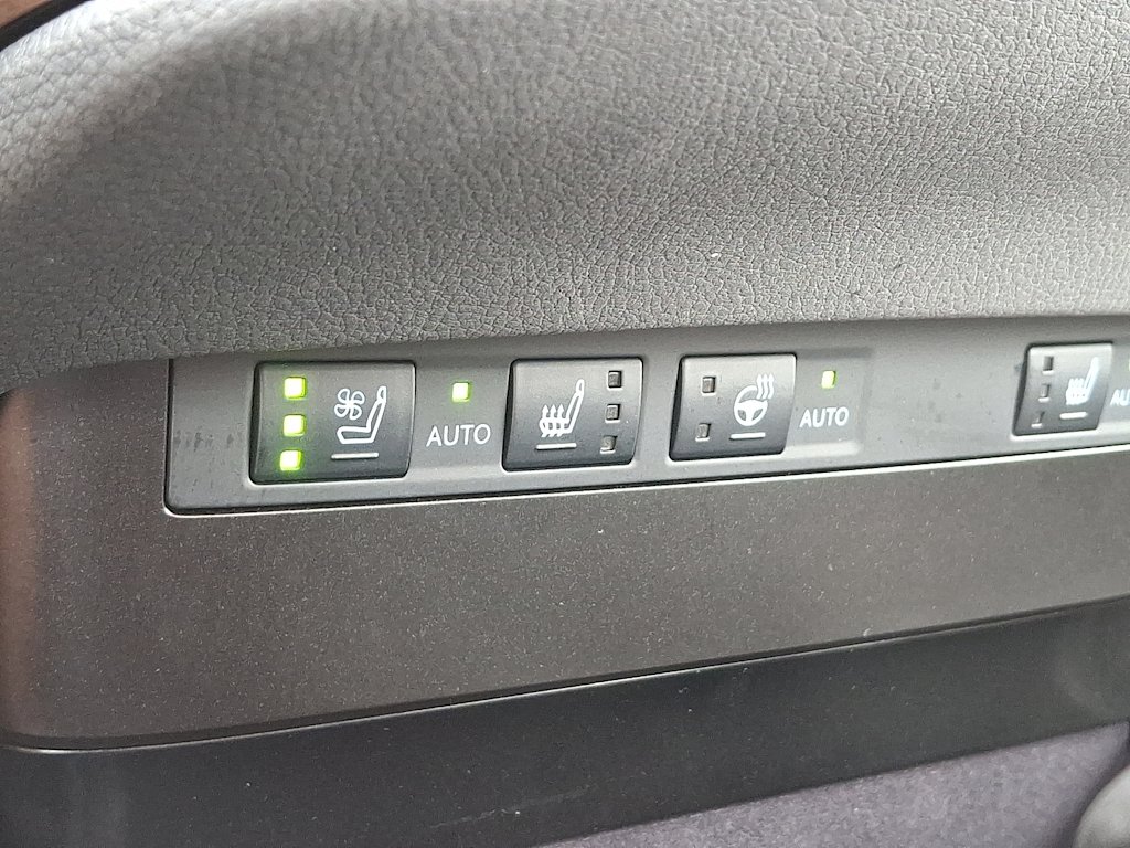 Thumbnail: 2025 Lexus ES - 20